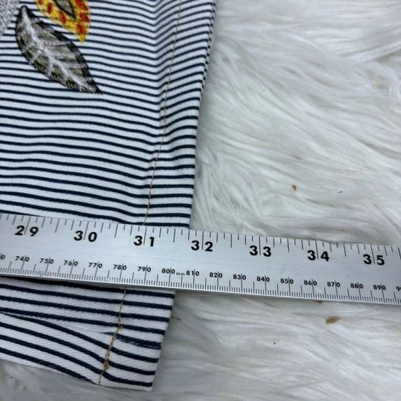 Flamingals embroidered pocket ripped mid rise straight leg jeans size M FL5 72 - Picture 6 of 10